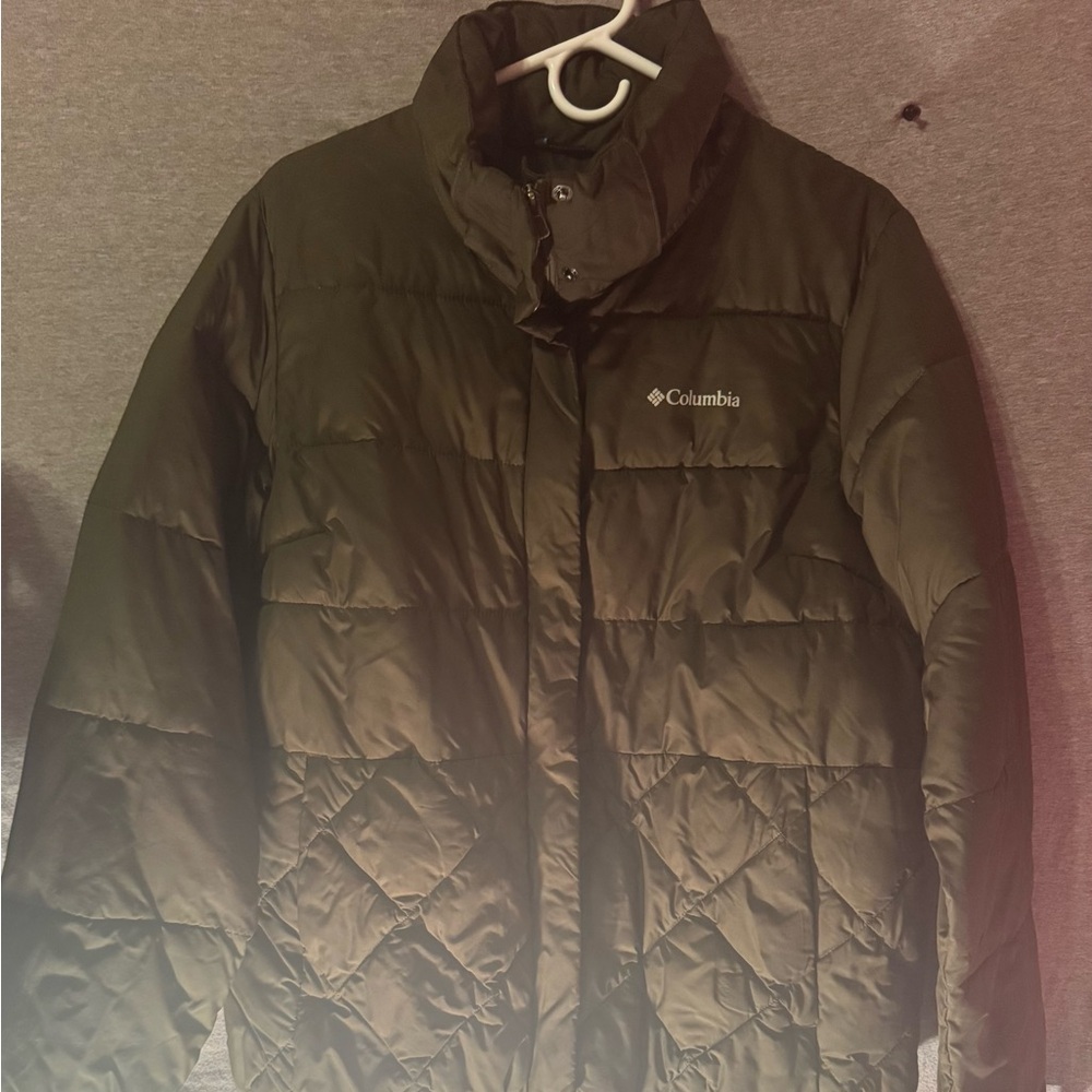 Columbia Olive Green Large Puffer Jacket